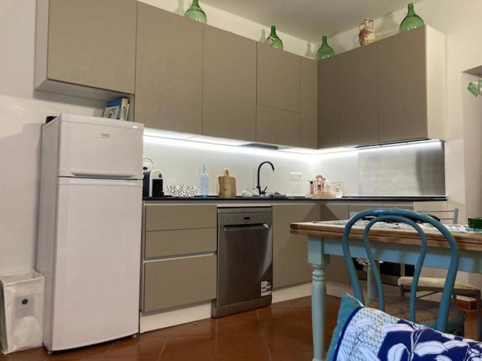 Apartamento La Casa Delle Fiorentine La Spezia Exterior foto